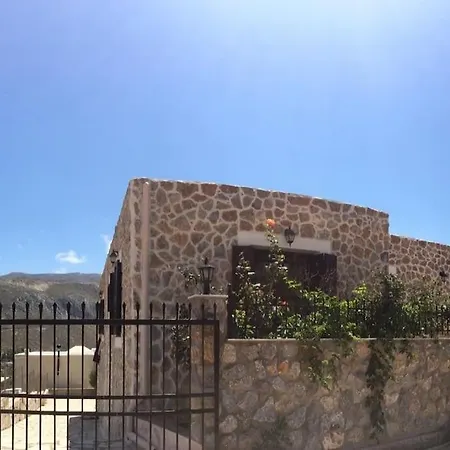 Wonderful House On A Beautiful Hillside 펜션 *