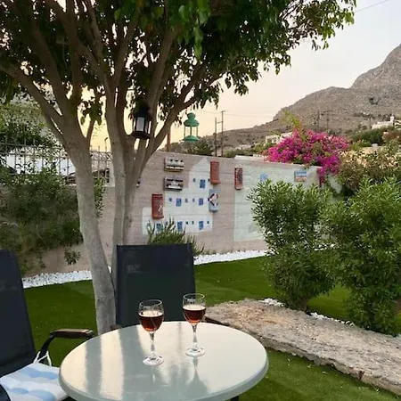 Hébergement de vacances Wonderful House On A Beautiful Hillside