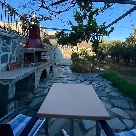 Wonderful House On A Beautiful Hillside Hébergement de vacances